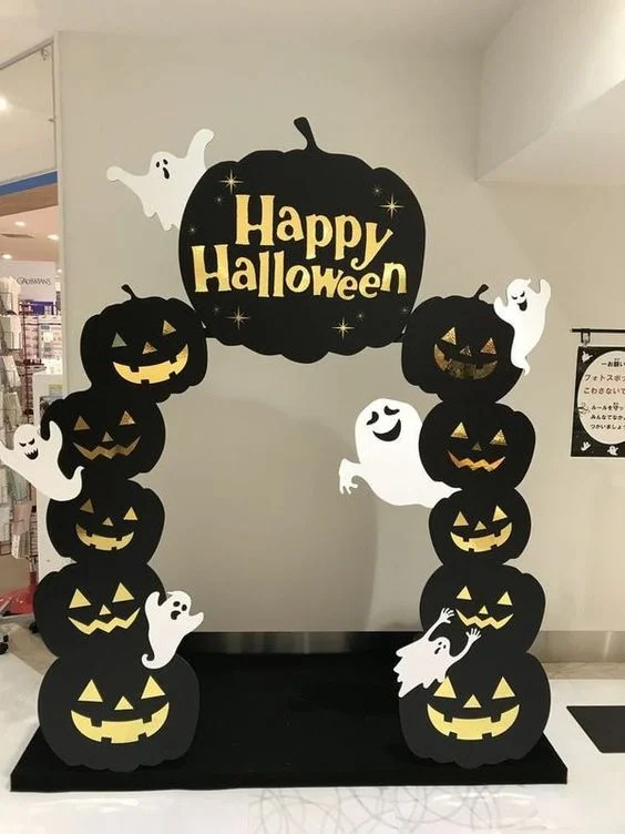 Trang trí halloween bằng ly giấy