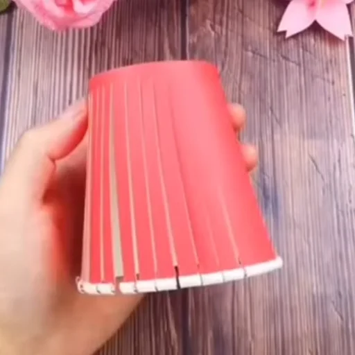 Cách làm lồng đèn bằng ly giấy đơn giản, đẹp mắt