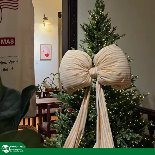 6 quán cafe trang trí Noel Sài Gòn check-in đẹp nhất 2025 - Hunufa Compostable